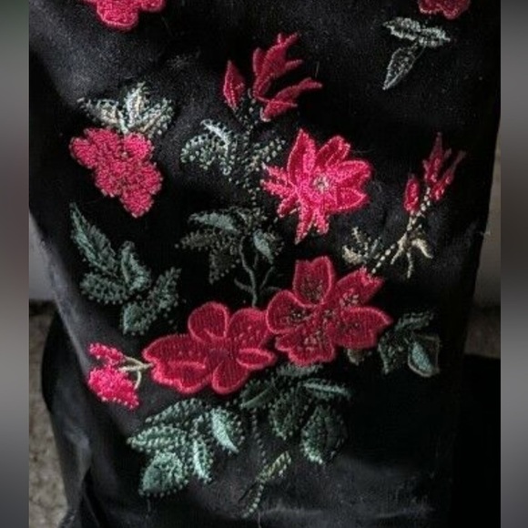 Libby Edelman Thigh High Boots Black w/ Red Floral Embroidery Design  Size 8.5 - Picture 11 of 13